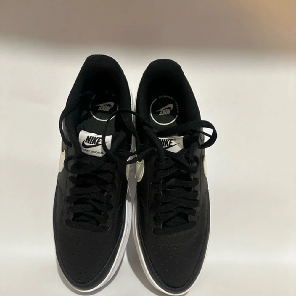 Nike Women’s Black Sneakers
